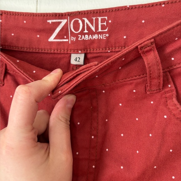 🎉4/30$🎉 Zone Red Polka Dot Skinny Pants NWT - Size 42 - Picture 2 of 5